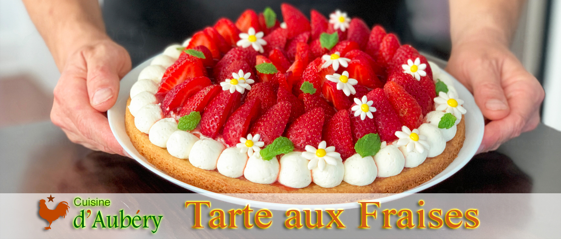 La Tarte aux Fraises sur sablé breton et crème mascarpone vanille La Tarte aux Fraises sur sablé breton et crème mascarpone vanille