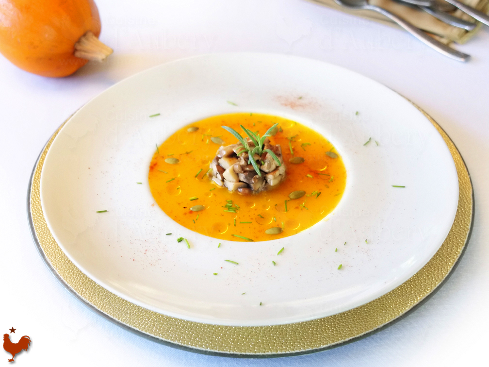 Velouté de Citrouilles aux épices, huile de truffe et herbes
