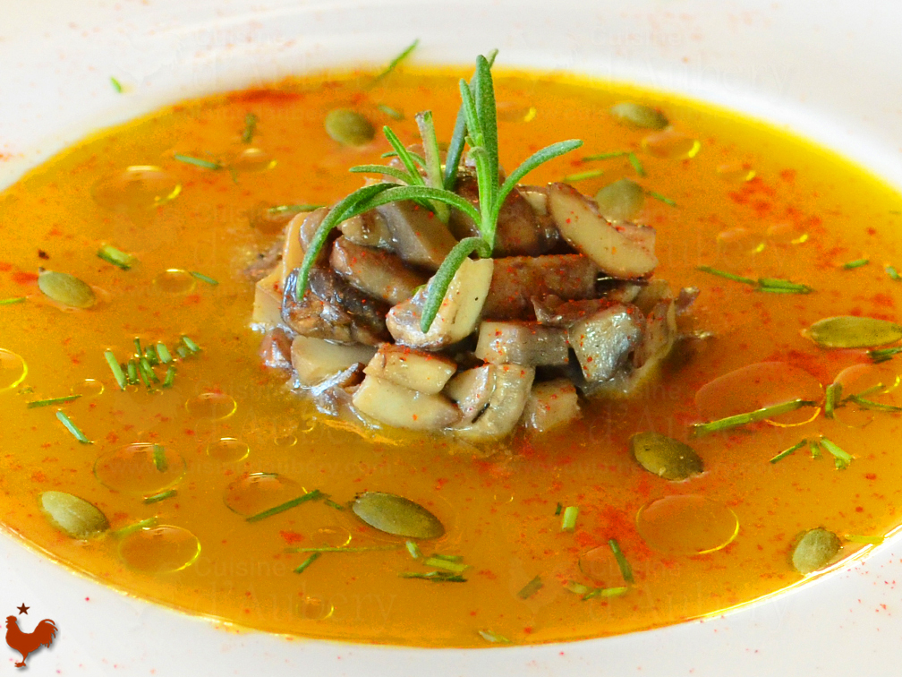 Velouté de Citrouilles aux épices, huile de truffe et herbes